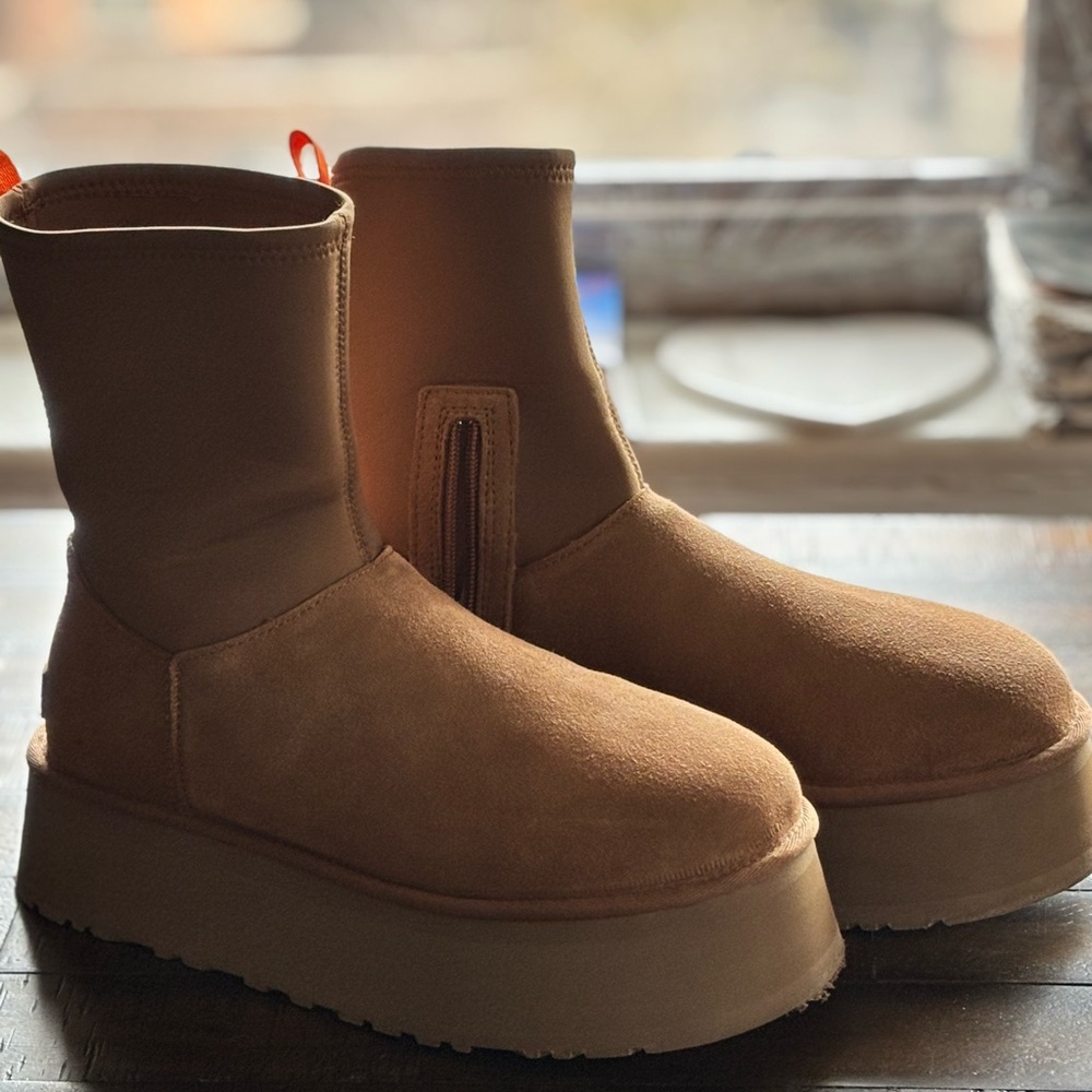 Almost new UGG platform boots.